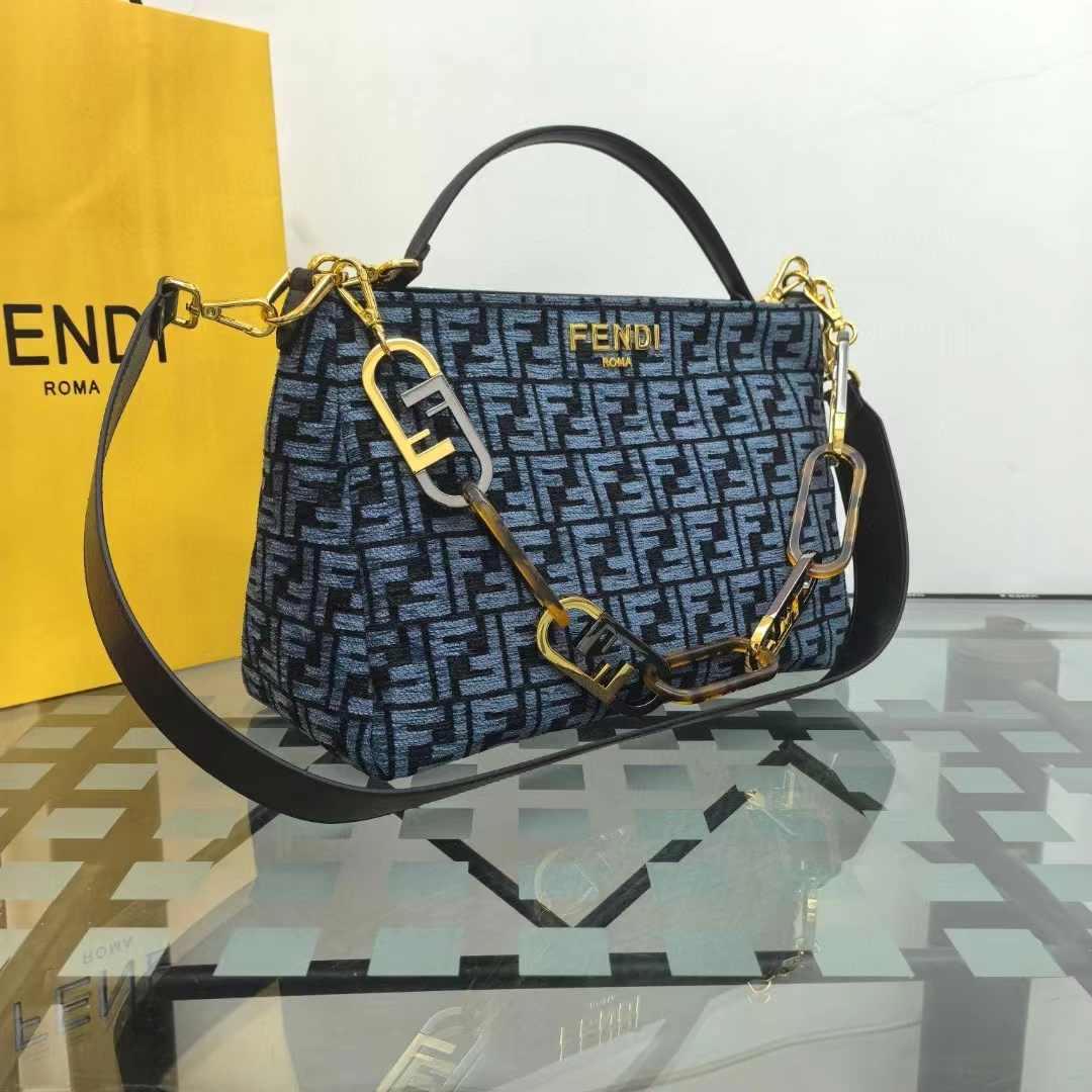 Fendi フェンディ  バッグ