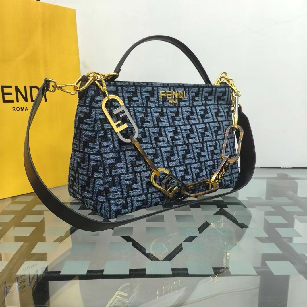 Fendi フェンディ  バッグ