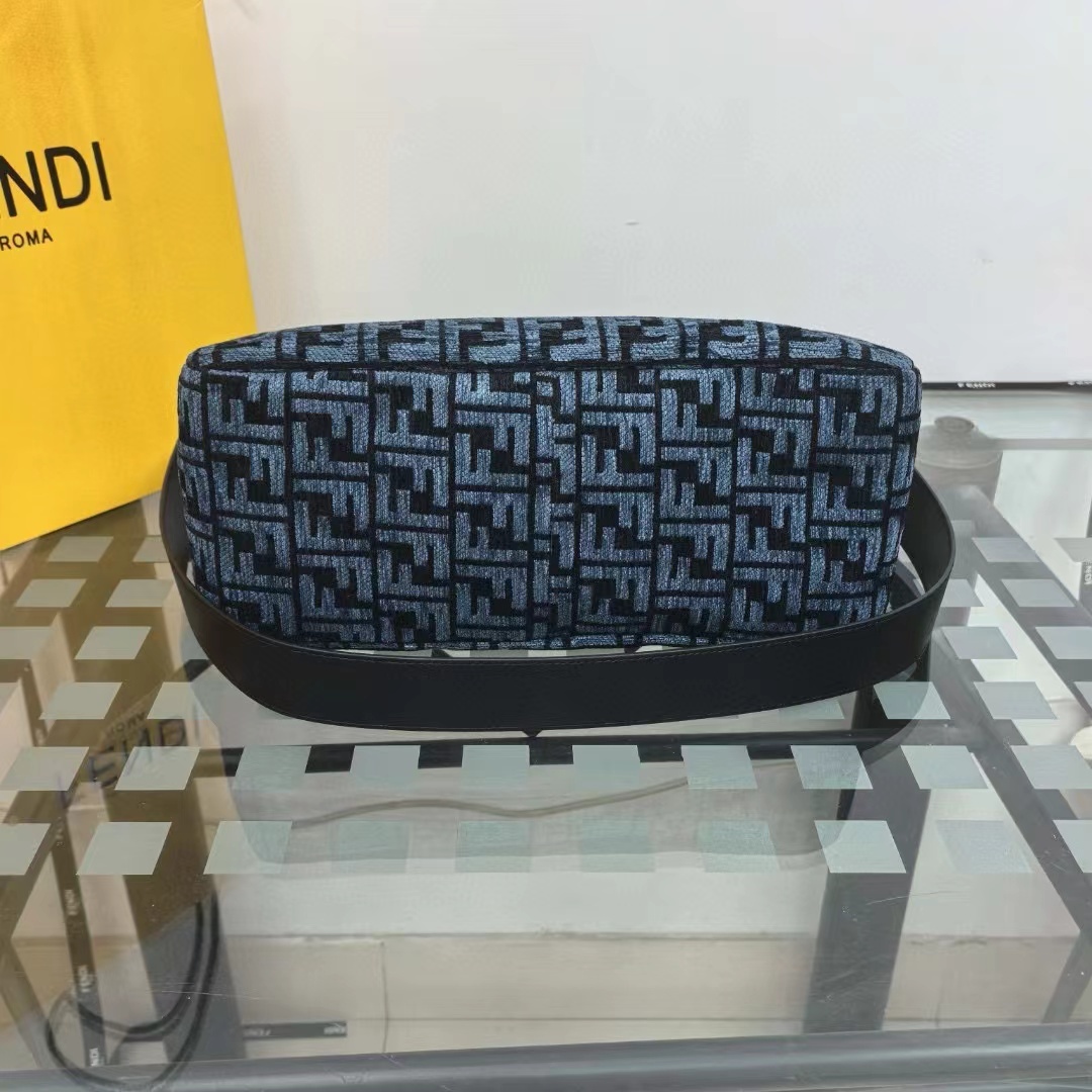 Fendi フェンディ  バッグ