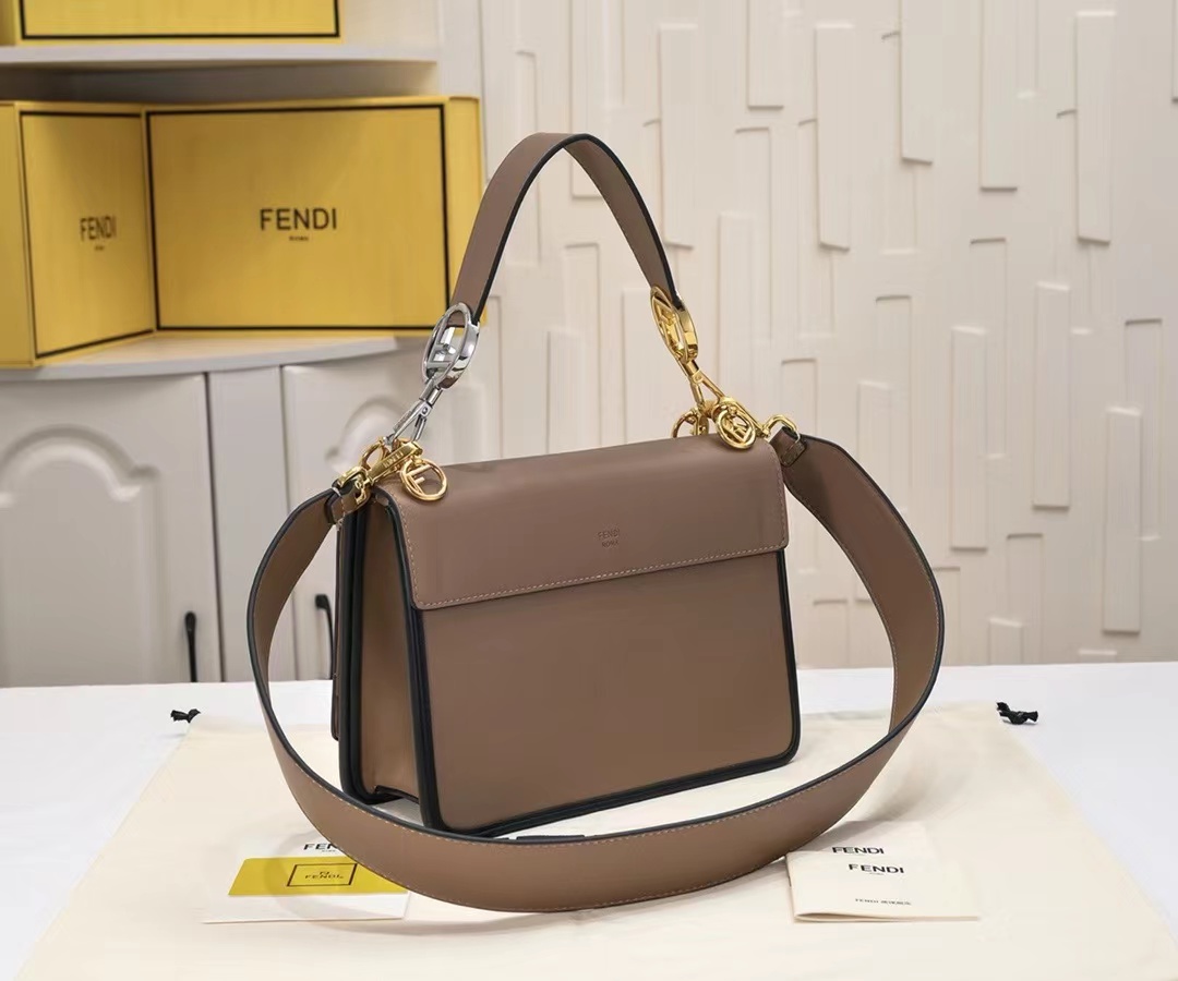 Fendi フェンディ  バッグ