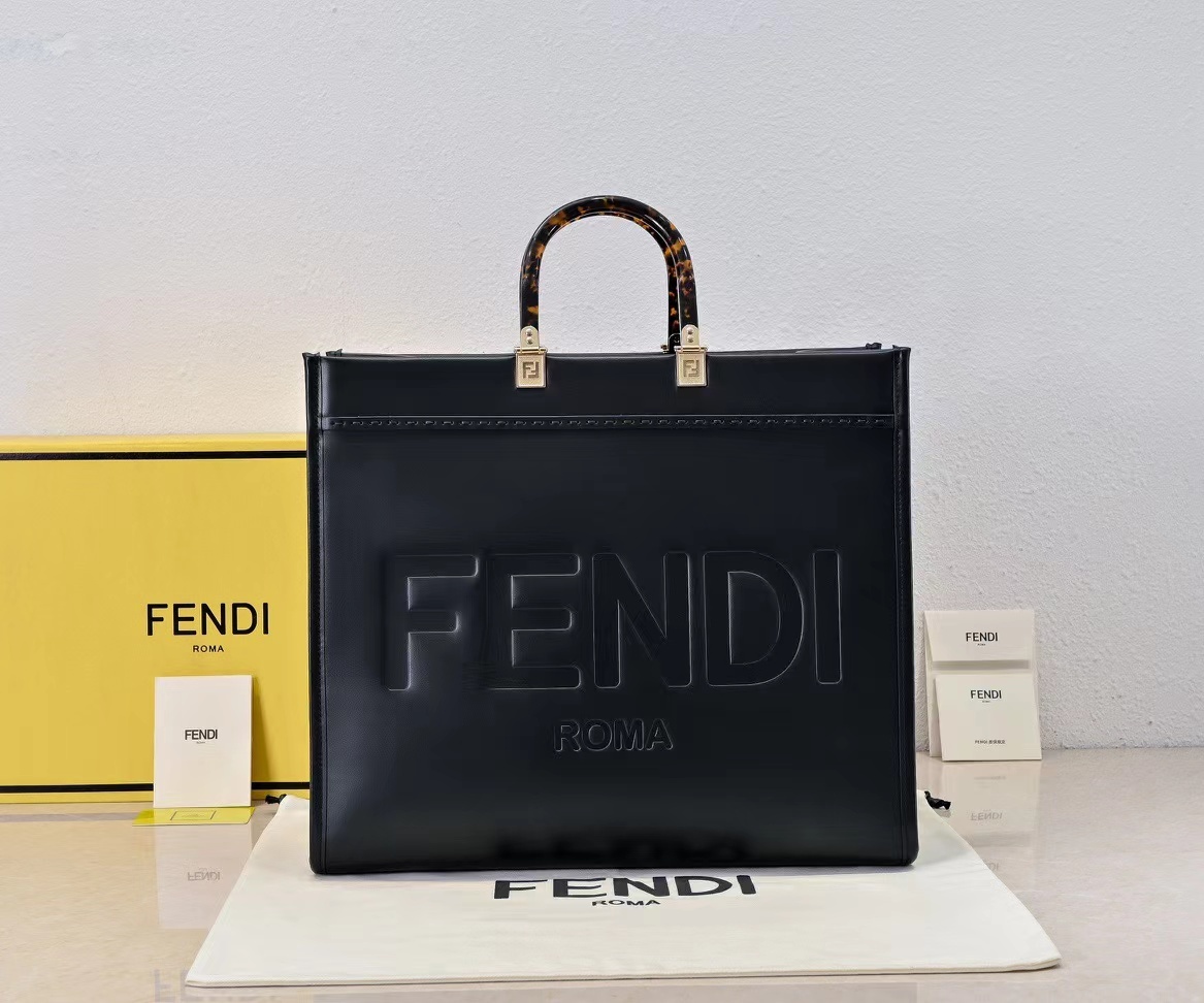 Fendi フェンディ  バッグ
