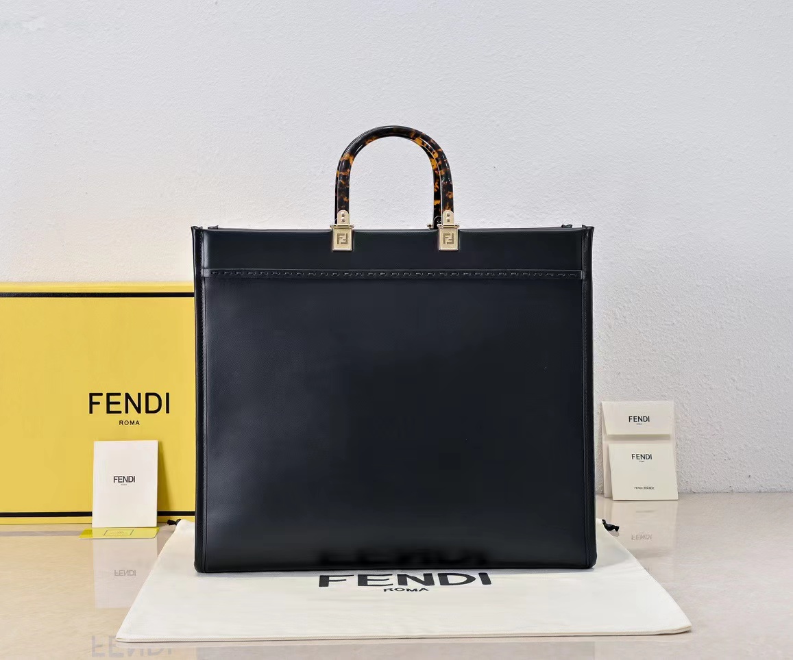 Fendi フェンディ  バッグ