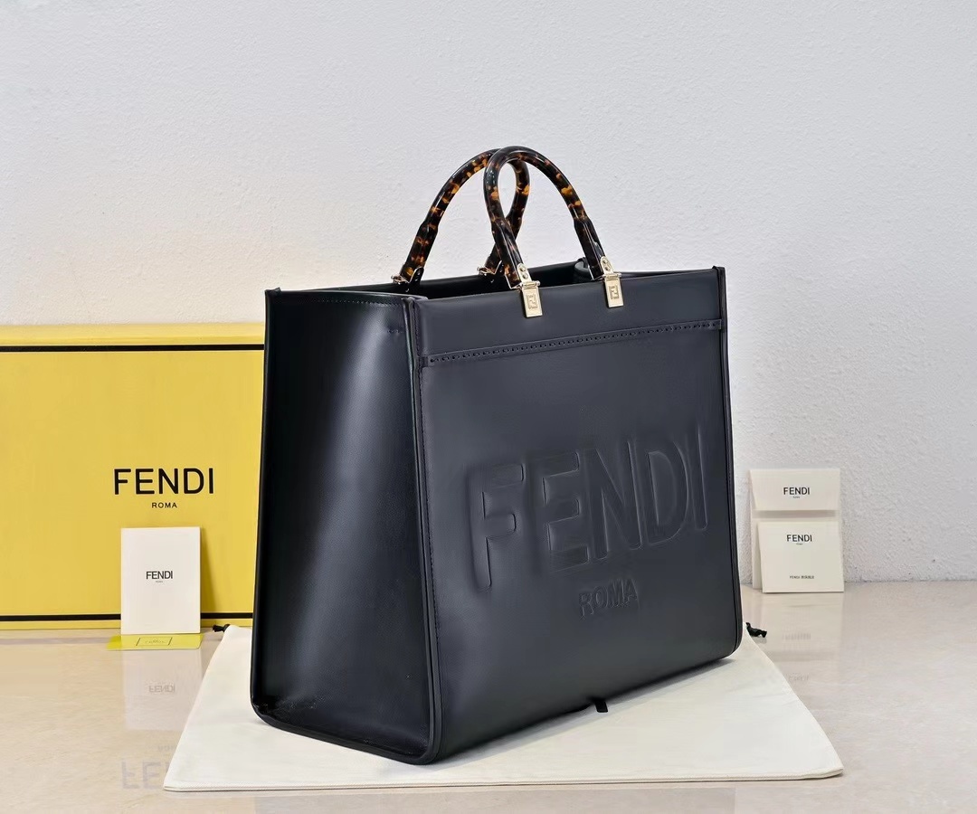 Fendi フェンディ  バッグ