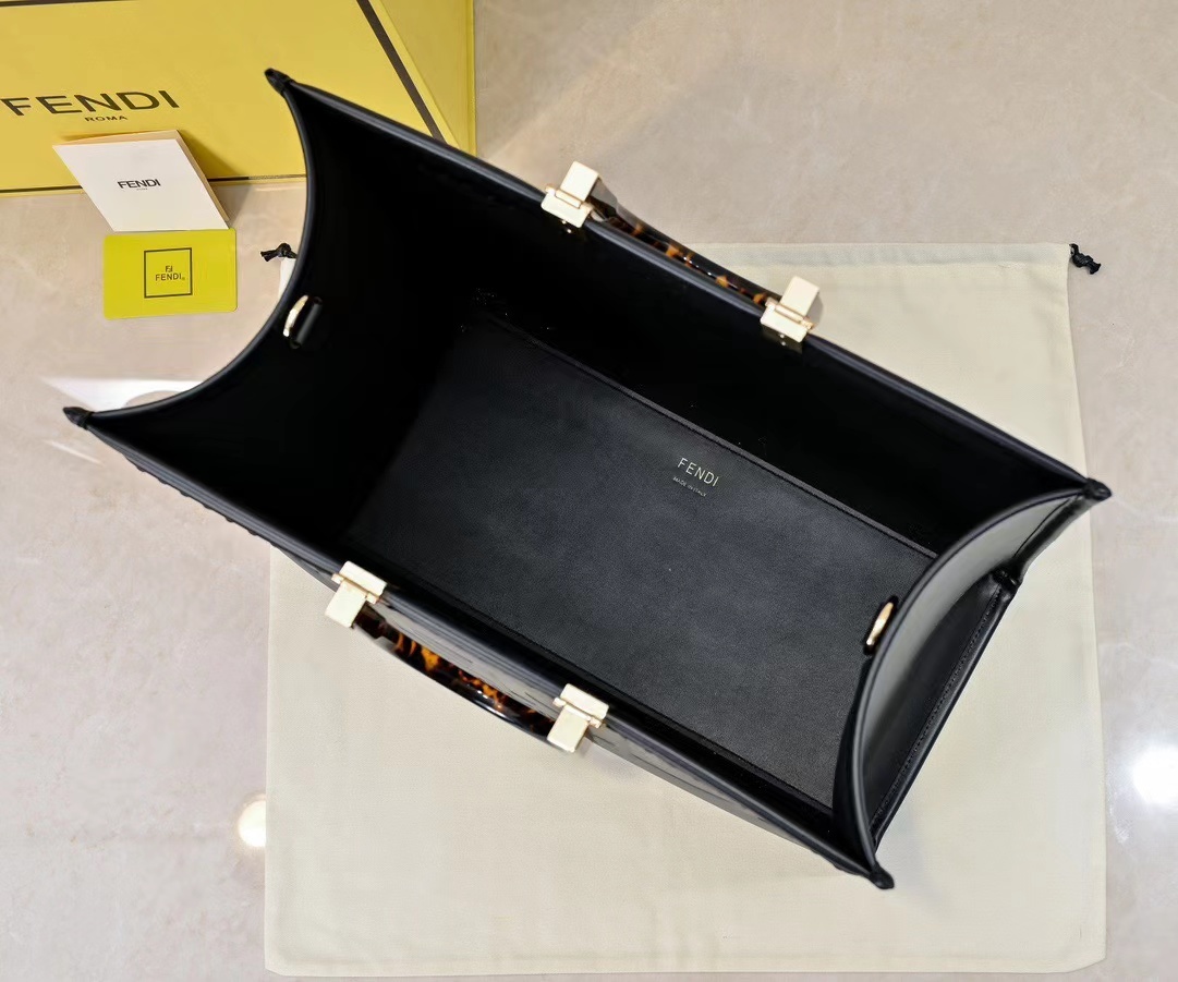 Fendi フェンディ  バッグ