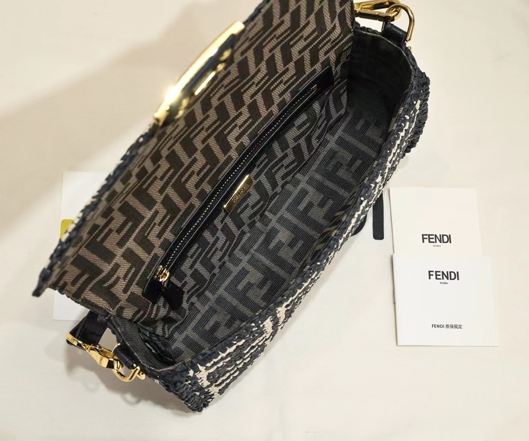 Fendi フェンディ  バッグ