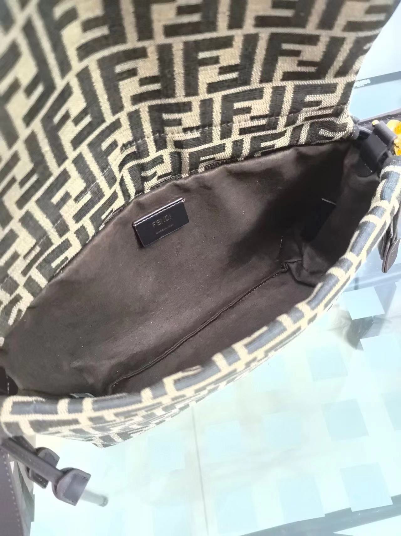 Fendi フェンディ  バッグ