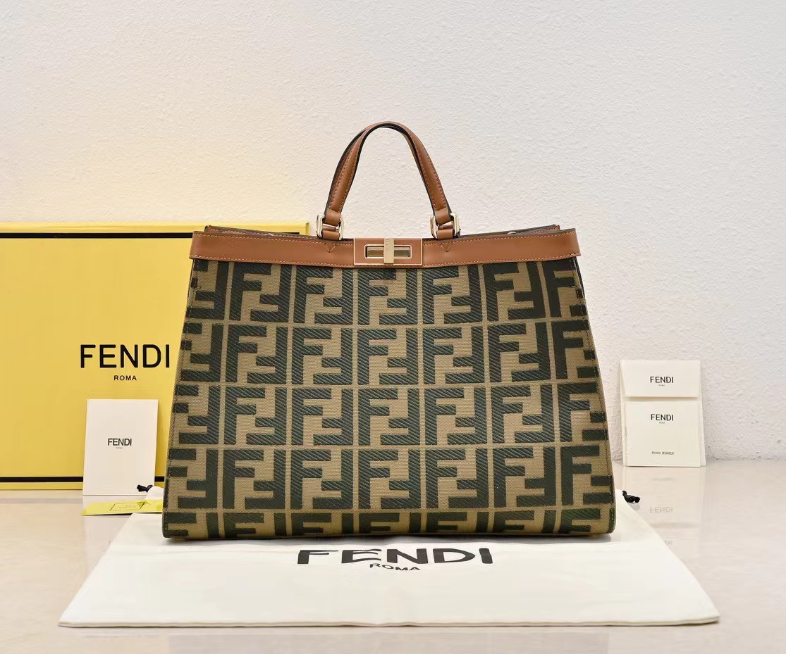 Fendi フェンディ  バッグ