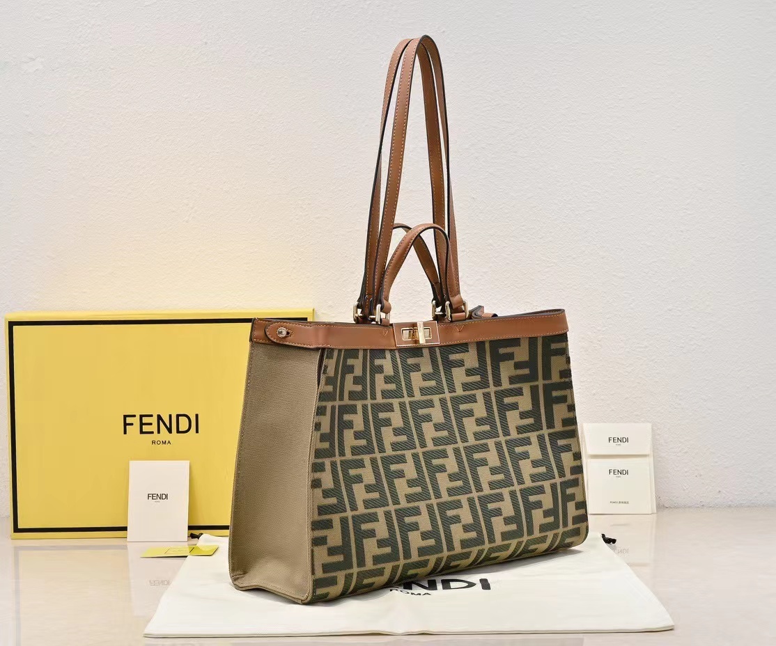 Fendi フェンディ  バッグ