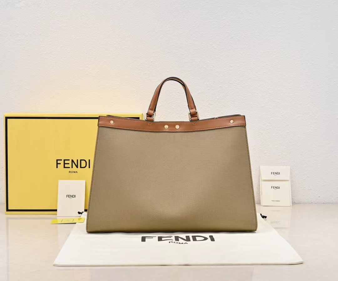 Fendi フェンディ  バッグ