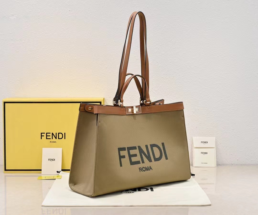 Fendi フェンディ  バッグ