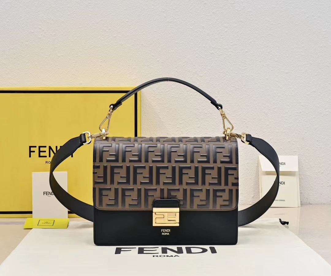 Fendi フェンディ  バッグ