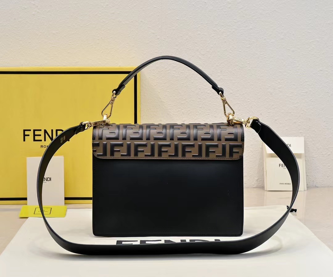 Fendi フェンディ  バッグ