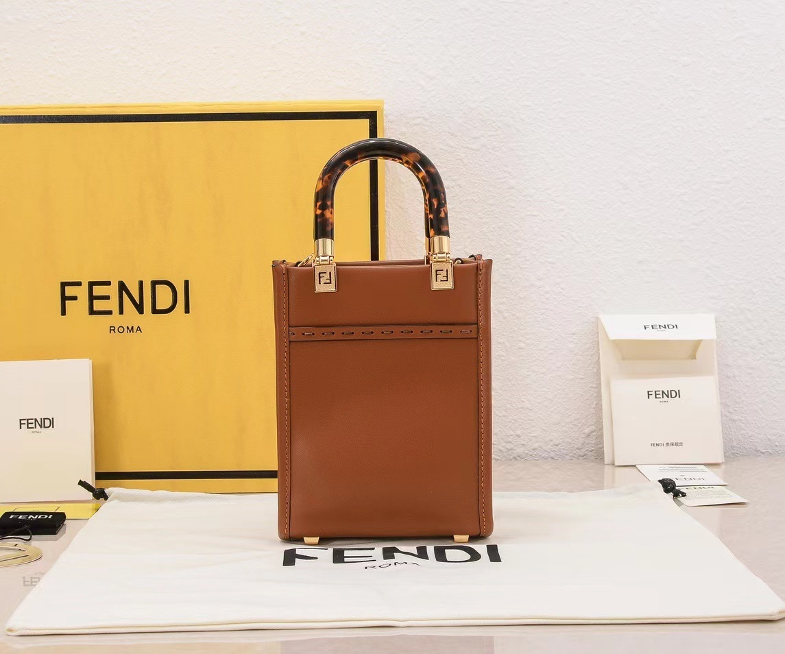 Fendi フェンディ  バッグ