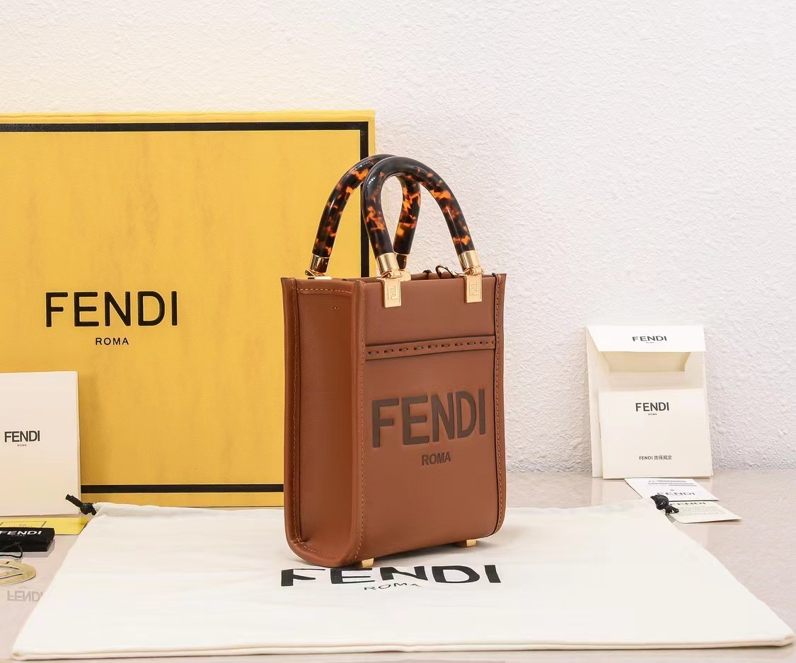 Fendi フェンディ  バッグ