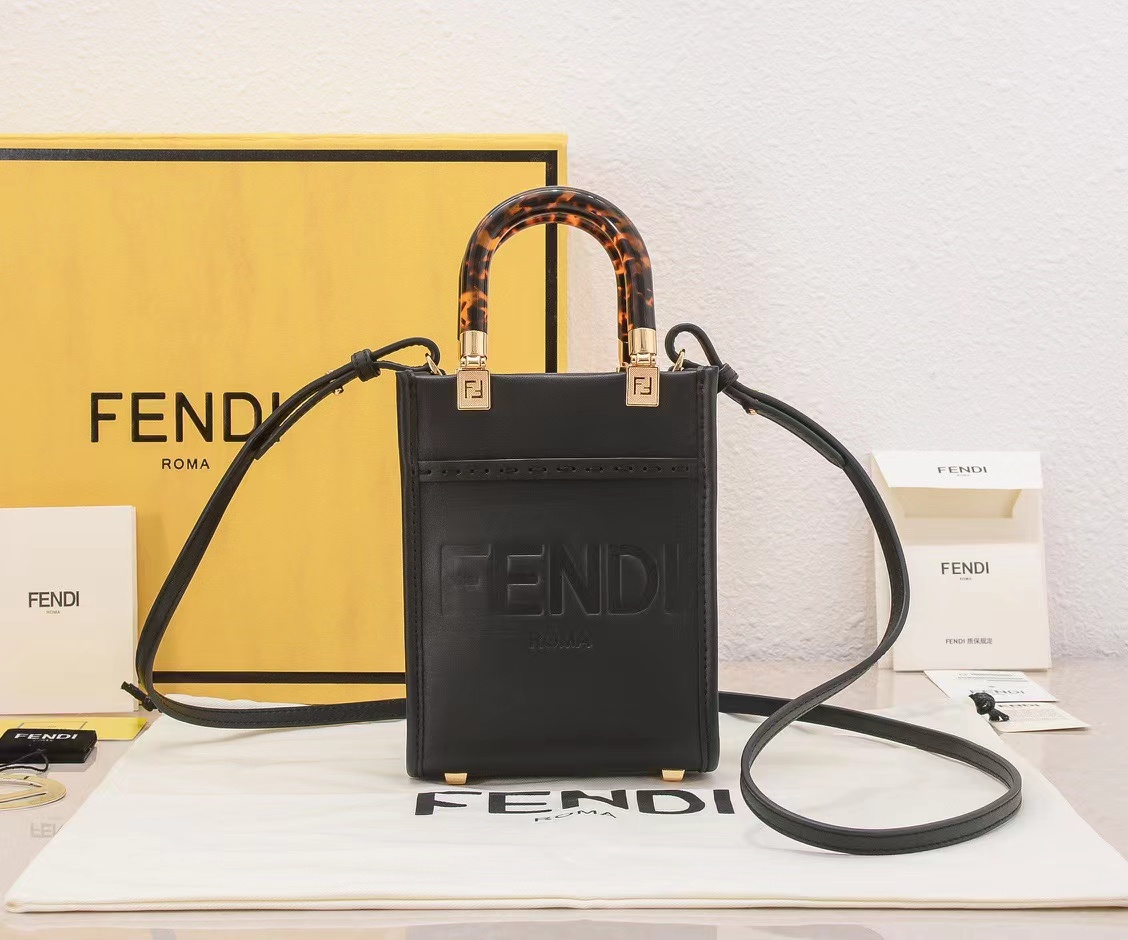 Fendi フェンディ  バッグ