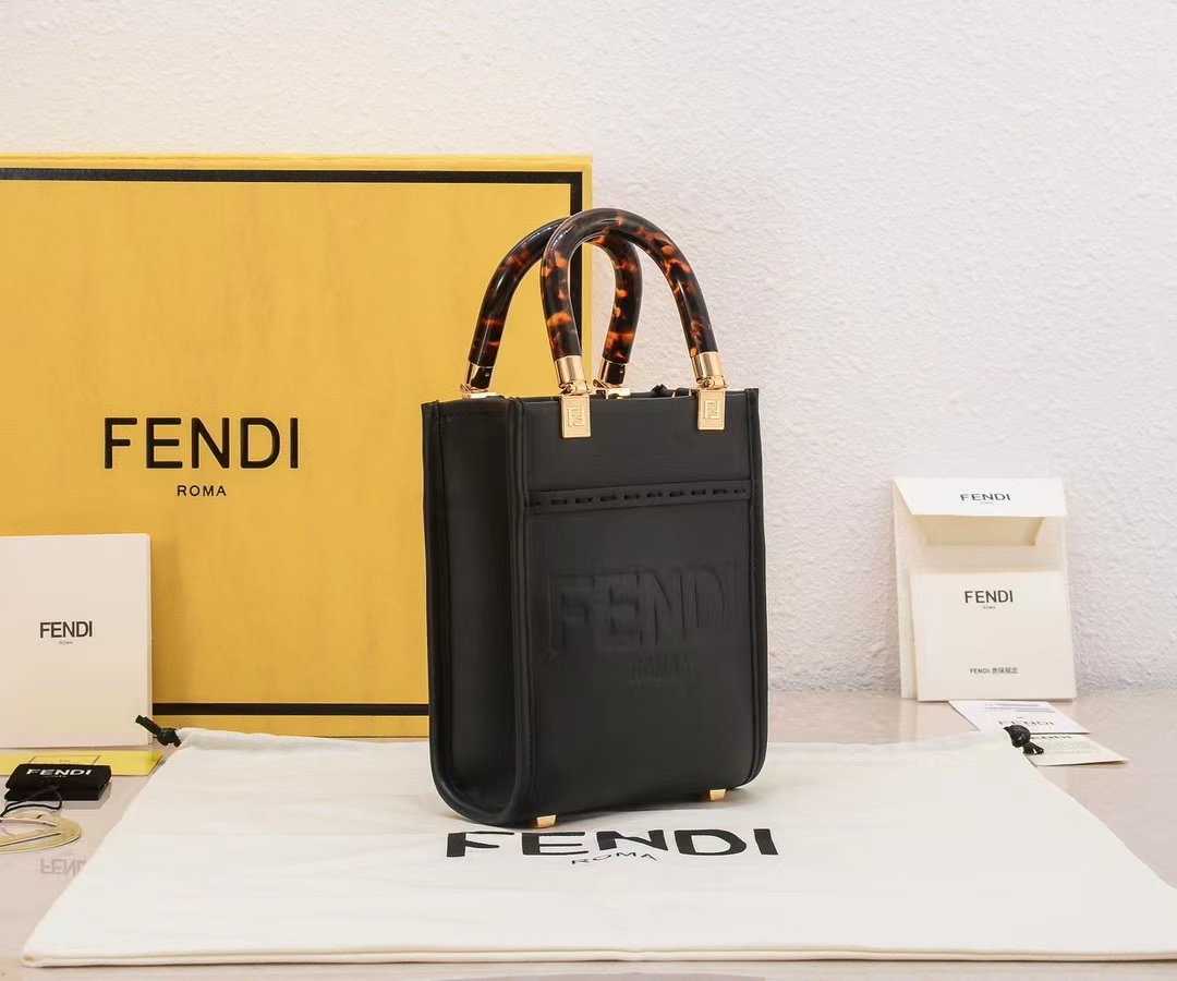 Fendi フェンディ  バッグ
