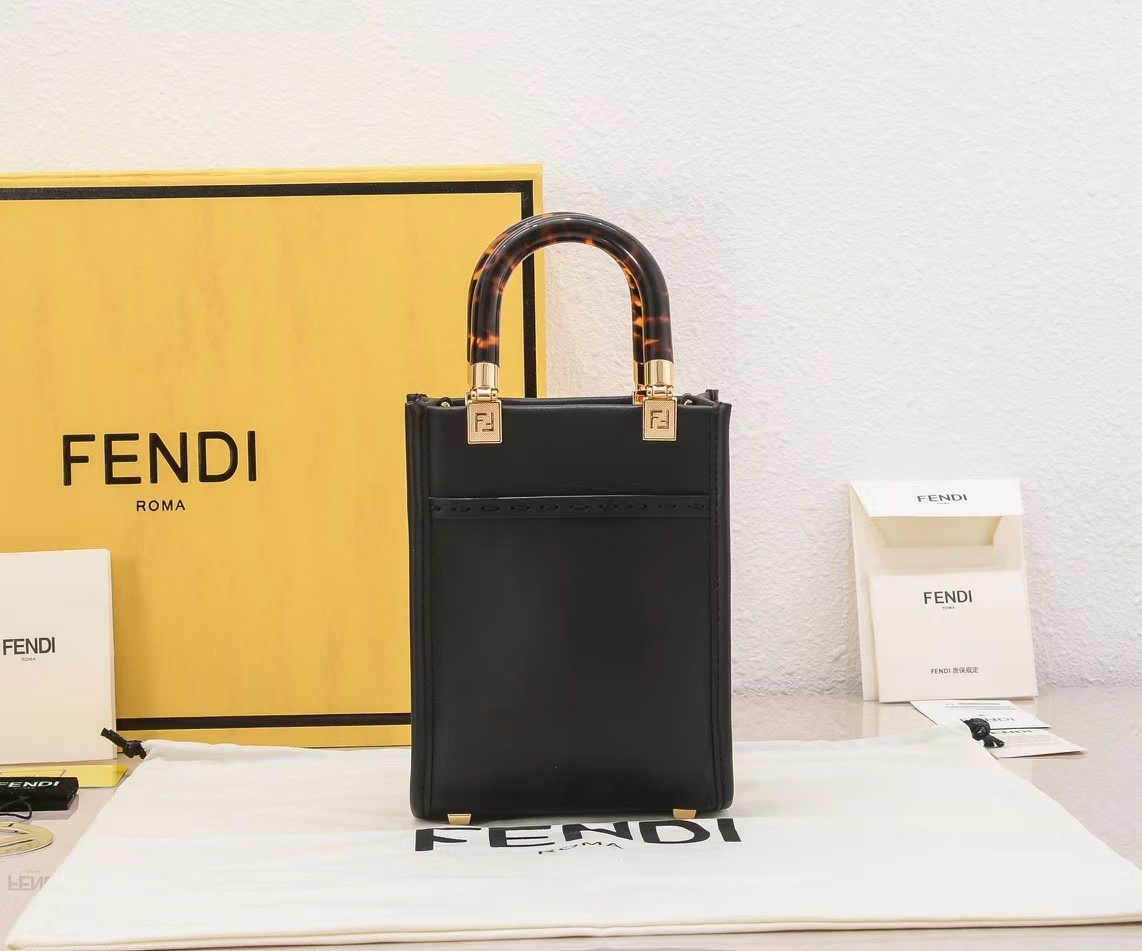 Fendi フェンディ  バッグ