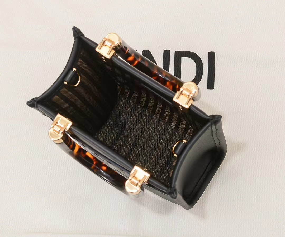 Fendi フェンディ  バッグ