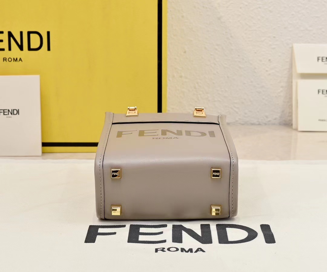 Fendi フェンディ  バッグ