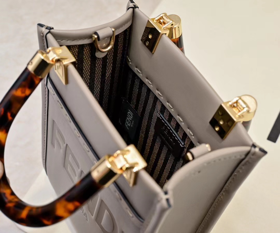 Fendi フェンディ  バッグ