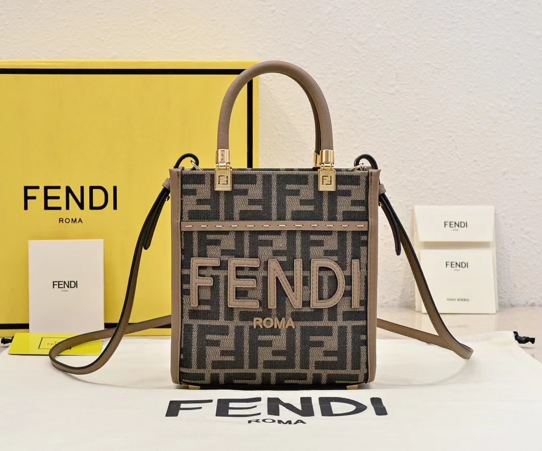 Fendi フェンディ  バッグ