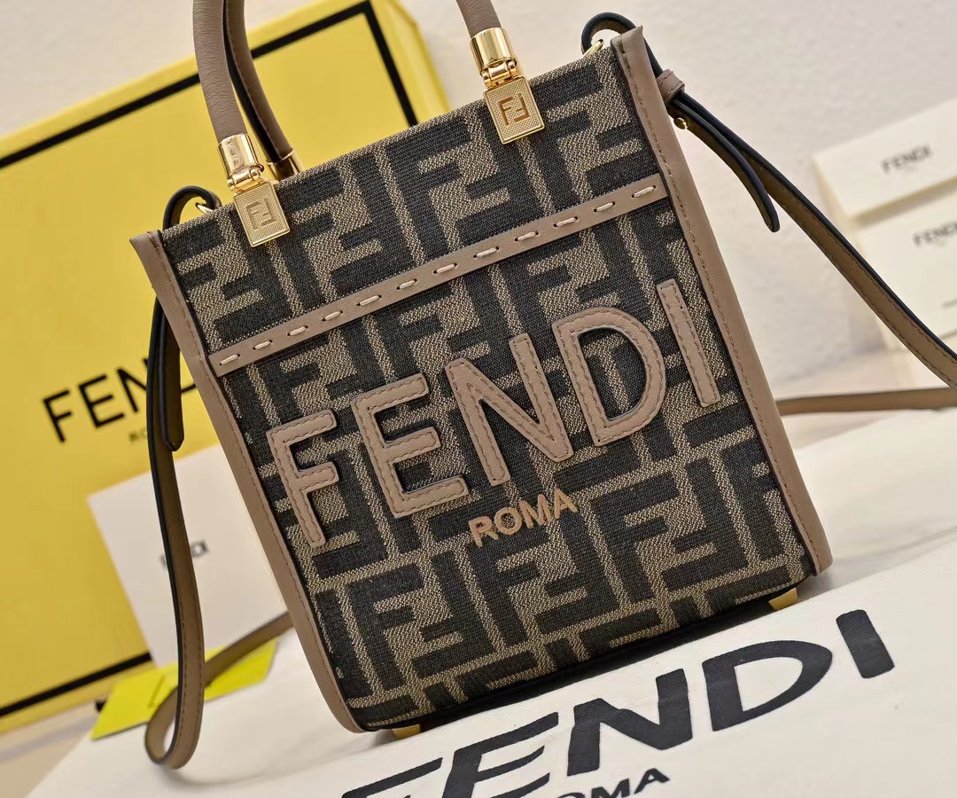 Fendi フェンディ  バッグ