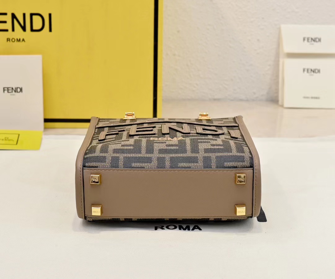 Fendi フェンディ  バッグ