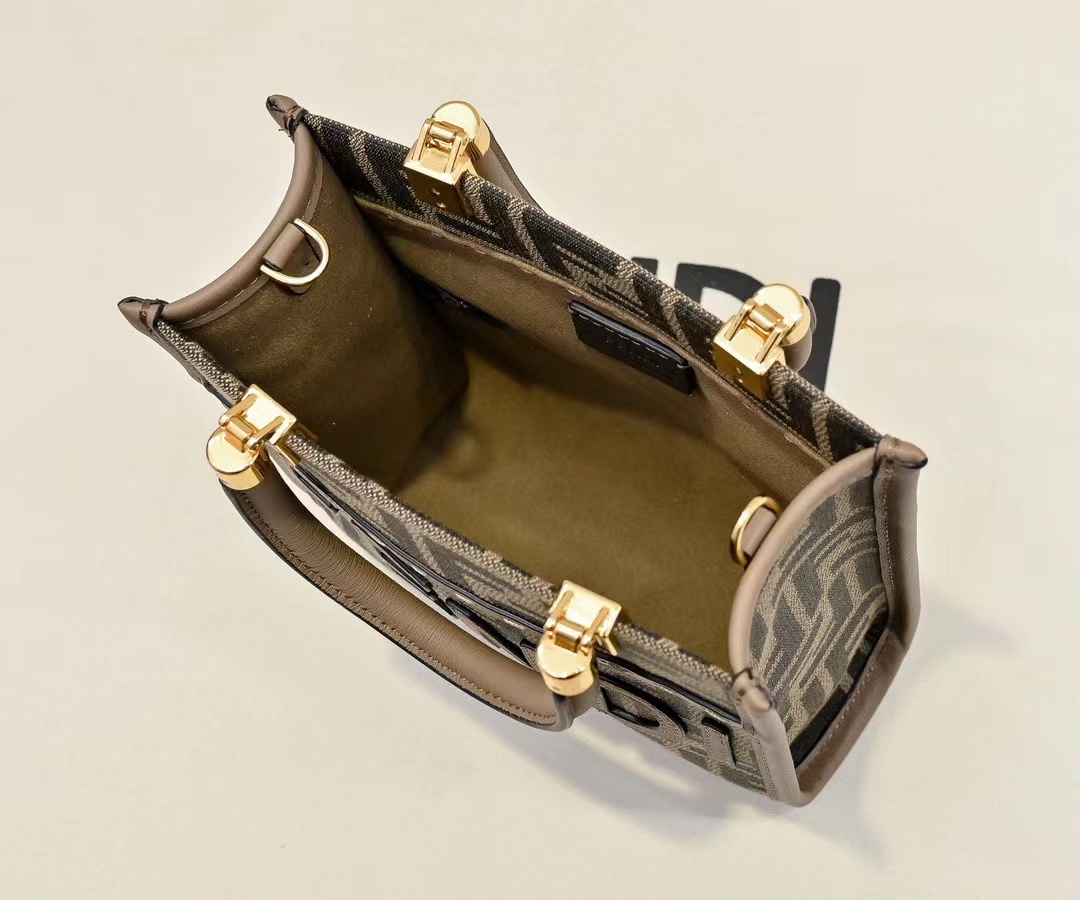 Fendi フェンディ  バッグ