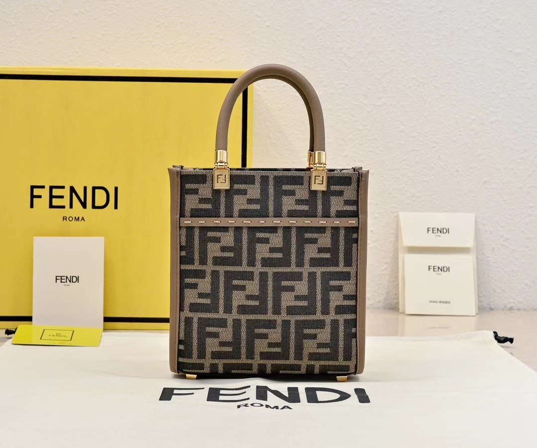 Fendi フェンディ  バッグ