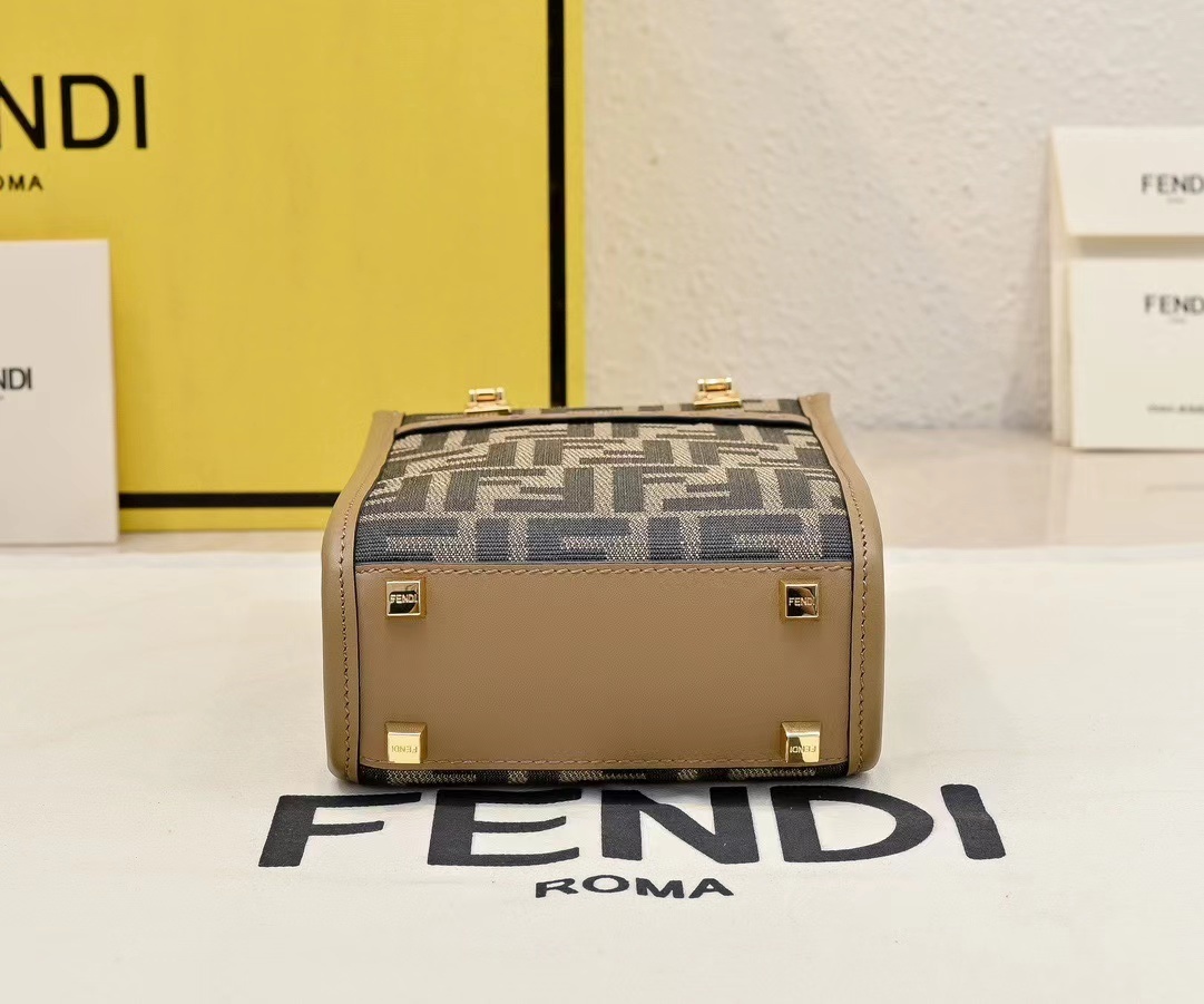 Fendi フェンディ  バッグ