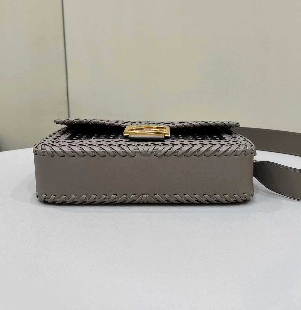 Fendi フェンディ  バッグ