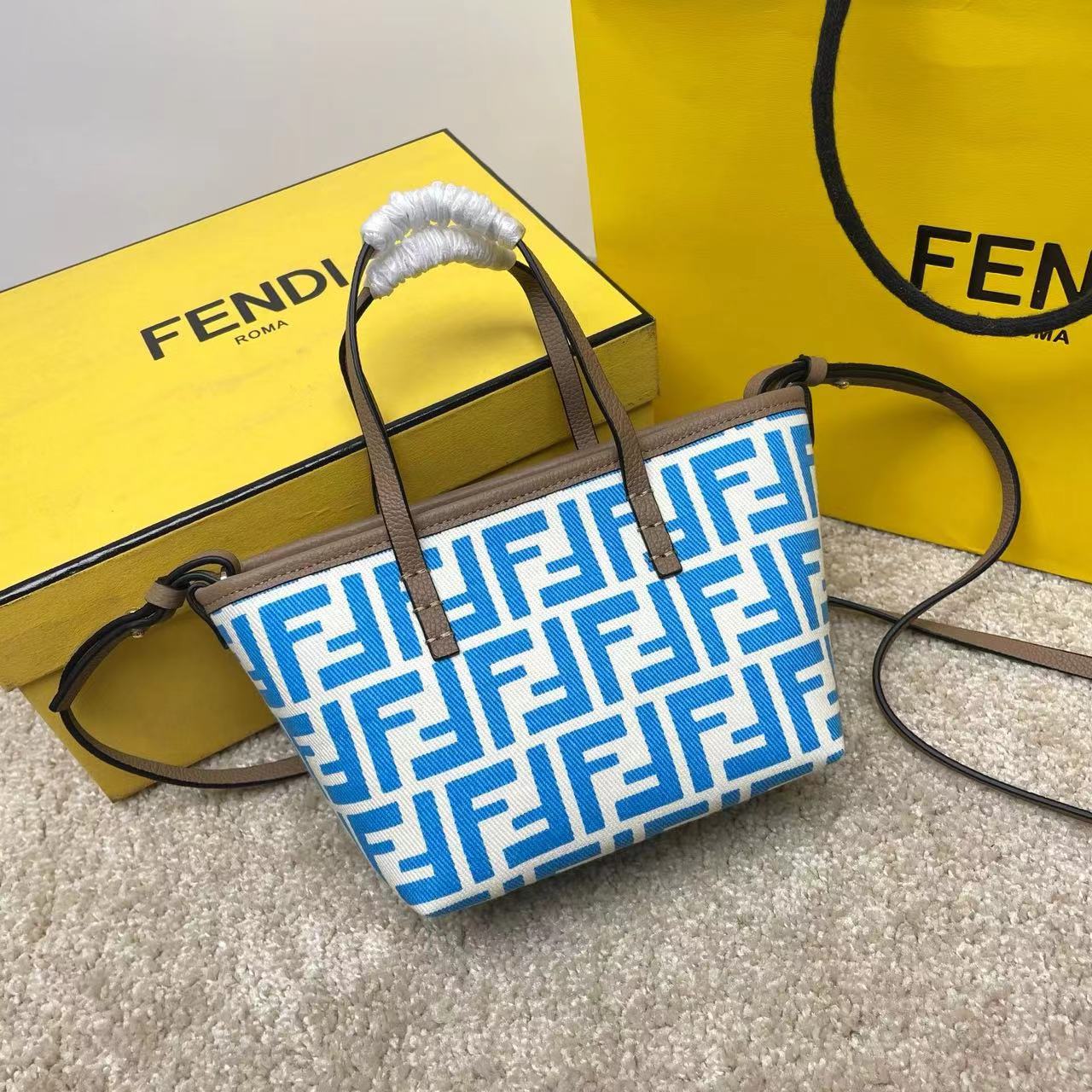 Fendi フェンディ  バッグ