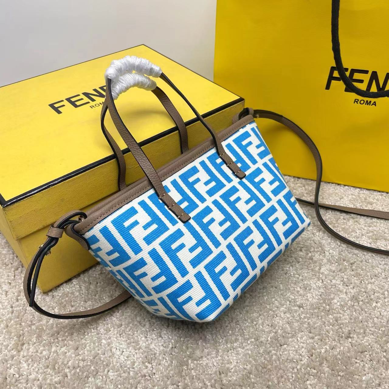 Fendi フェンディ  バッグ