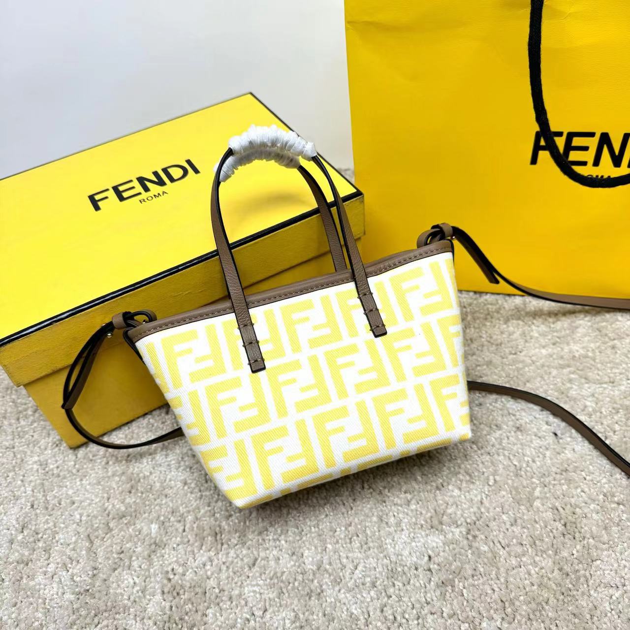 Fendi フェンディ  バッグ