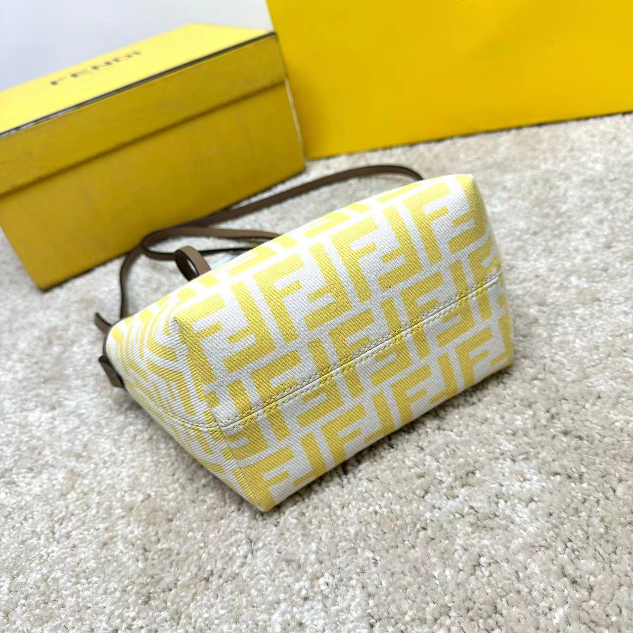 Fendi フェンディ  バッグ