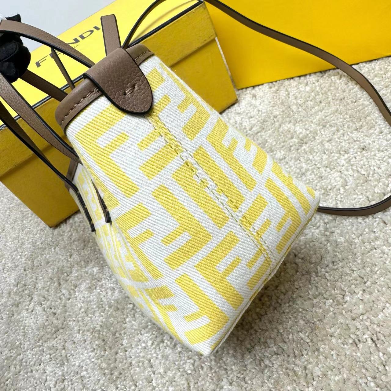 Fendi フェンディ  バッグ