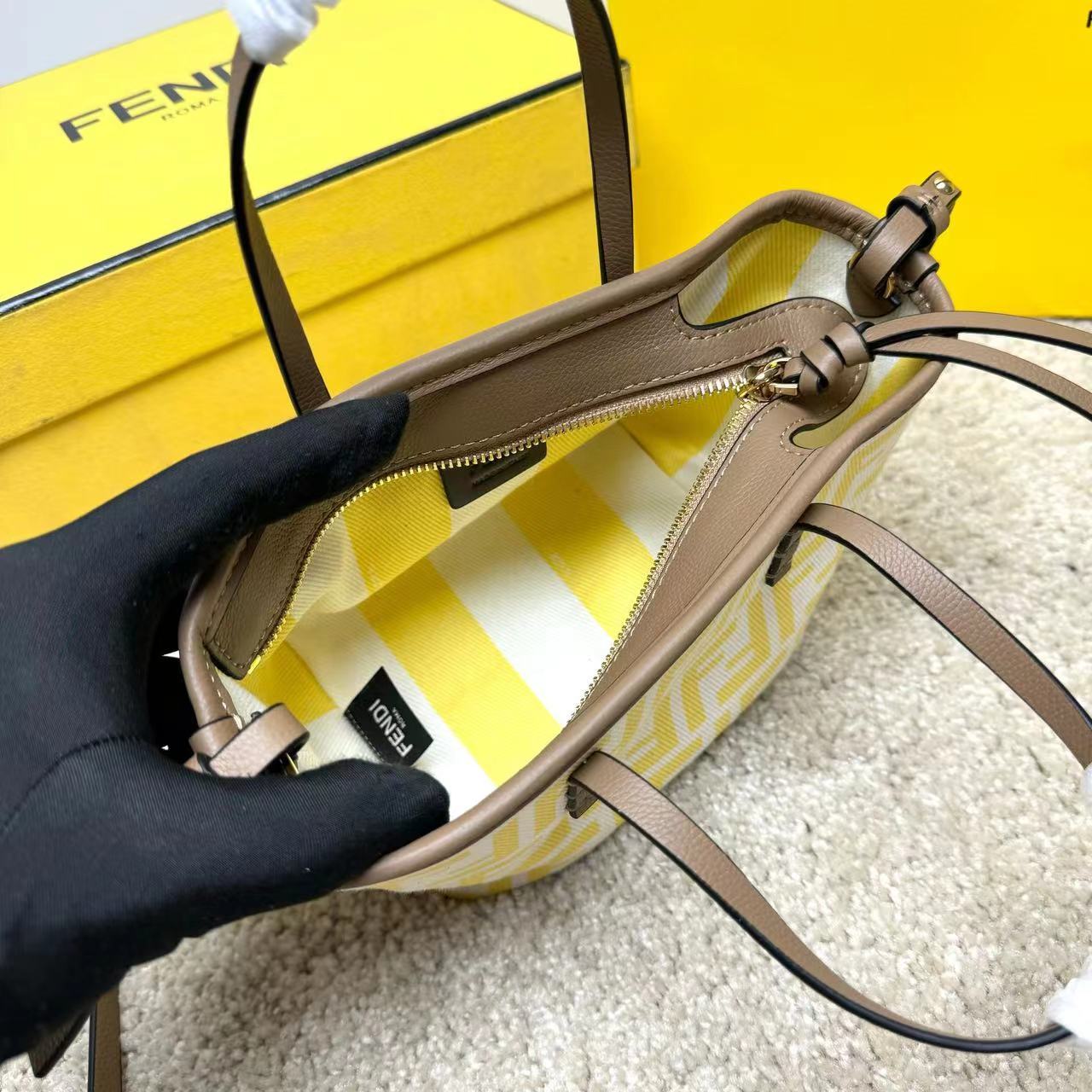 Fendi フェンディ  バッグ