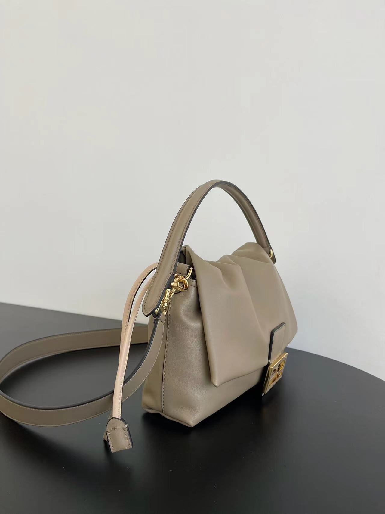 Fendi フェンディ  バッグ