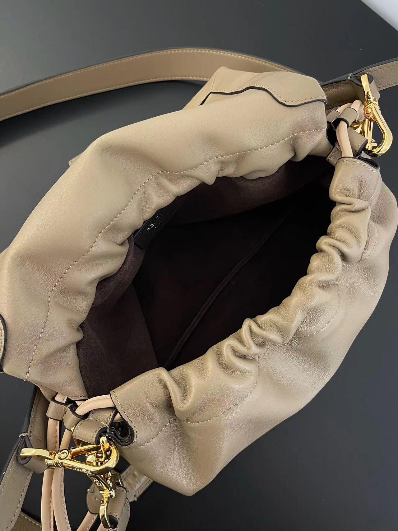 Fendi フェンディ  バッグ