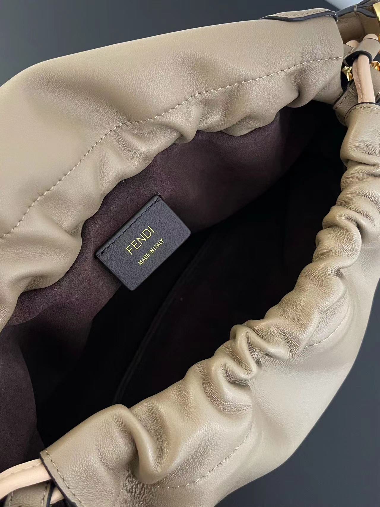 Fendi フェンディ  バッグ