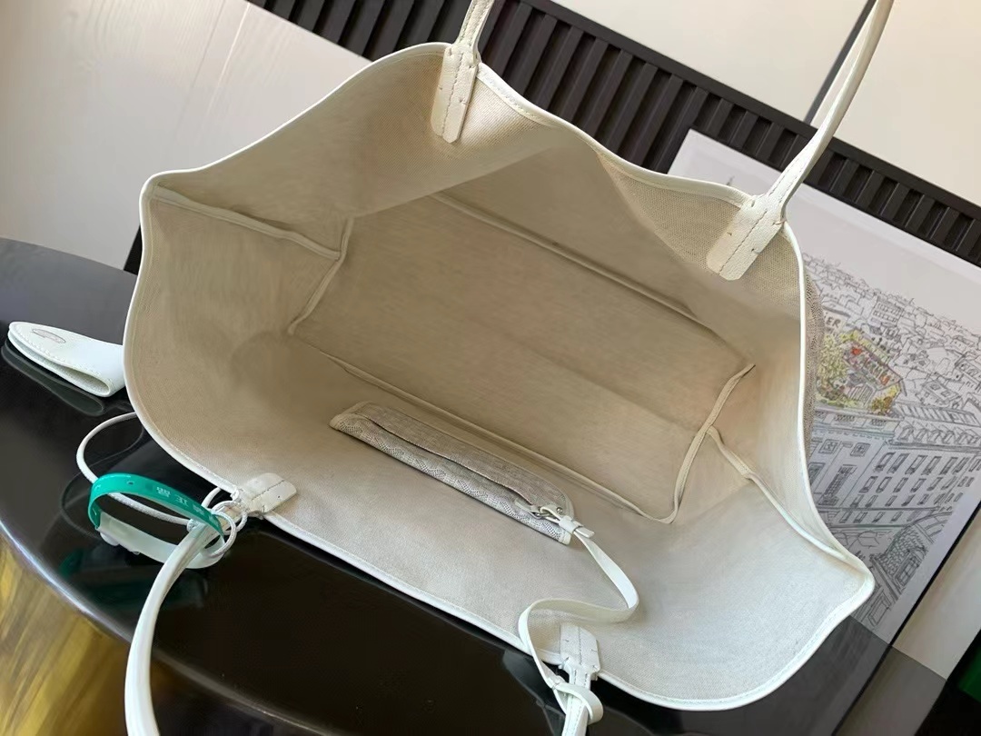 Goyard ゴヤール バッグ