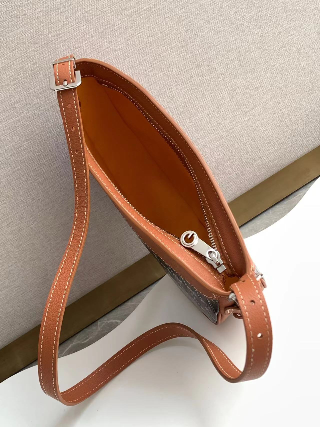 Goyard ゴヤール バッグ