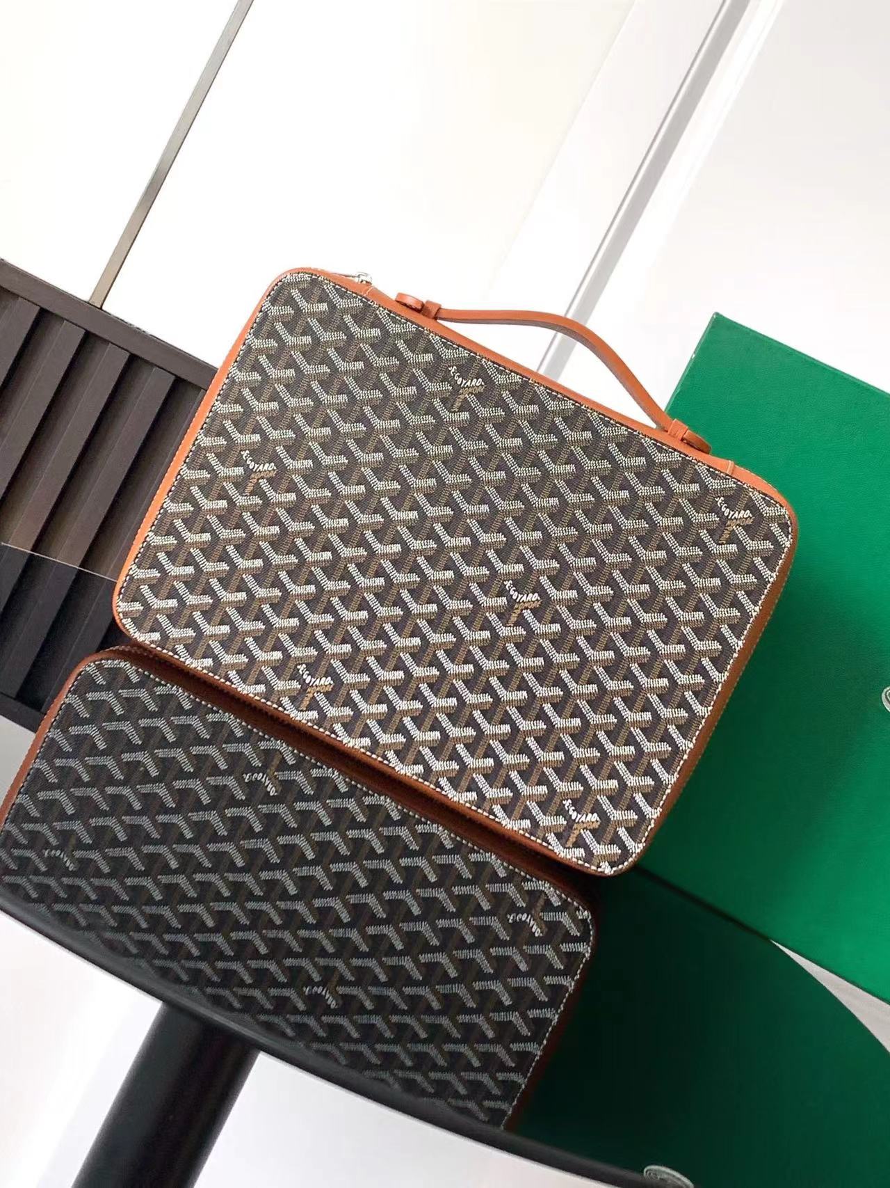 Goyard ゴヤール バッグ