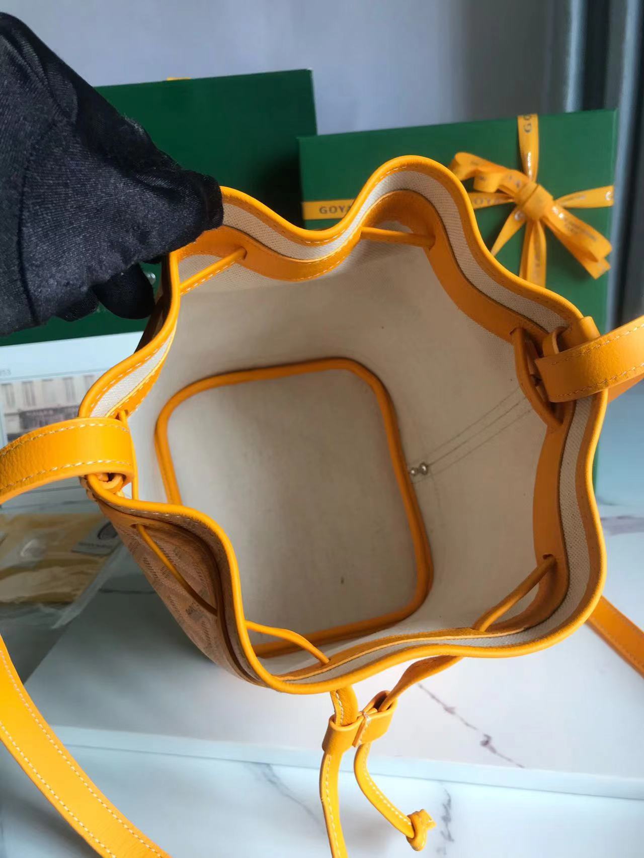 Goyard ゴヤール バッグ