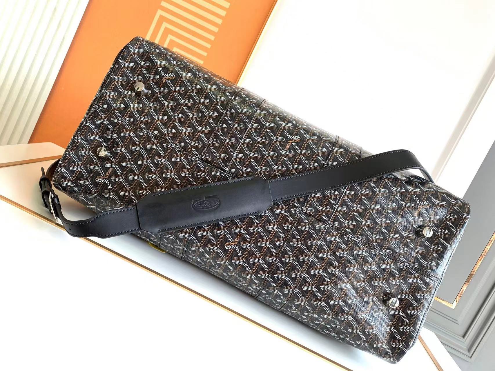 Goyard ゴヤール バッグ