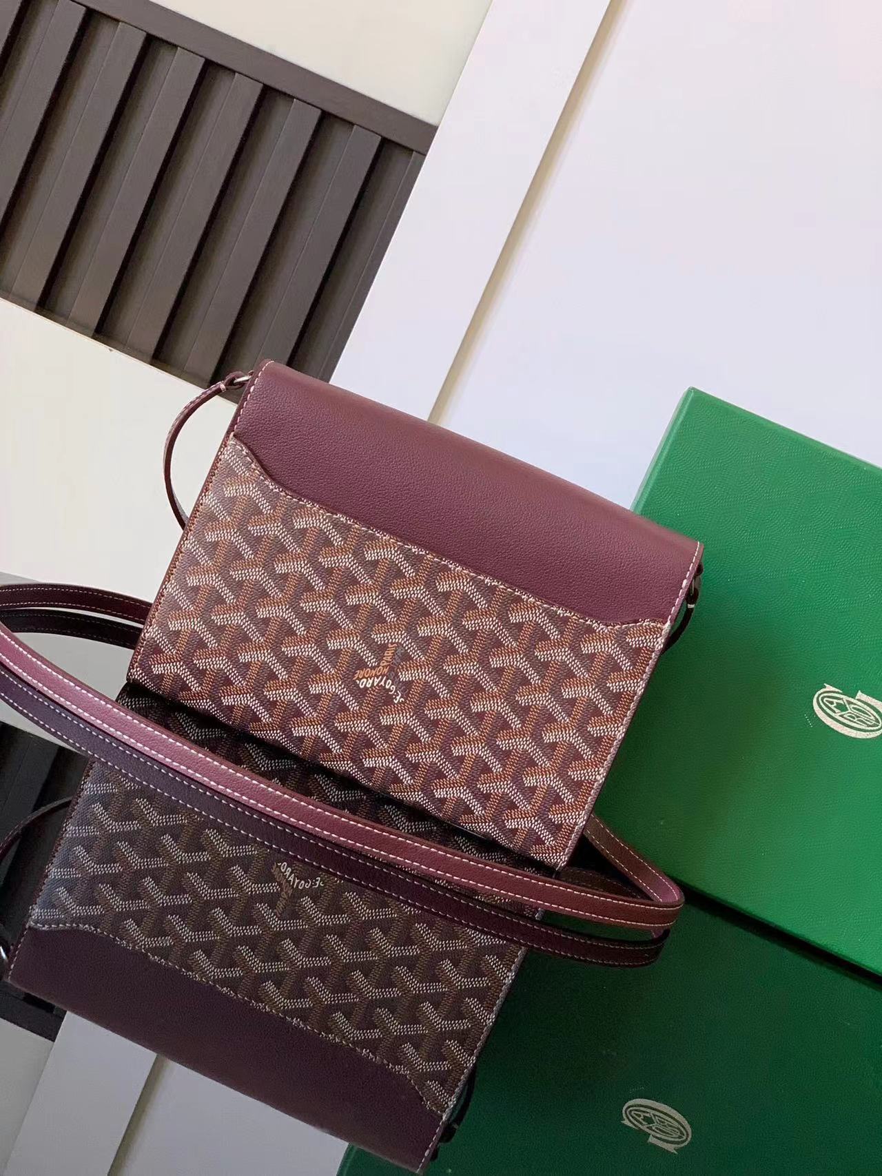 Goyard ゴヤール バッグ