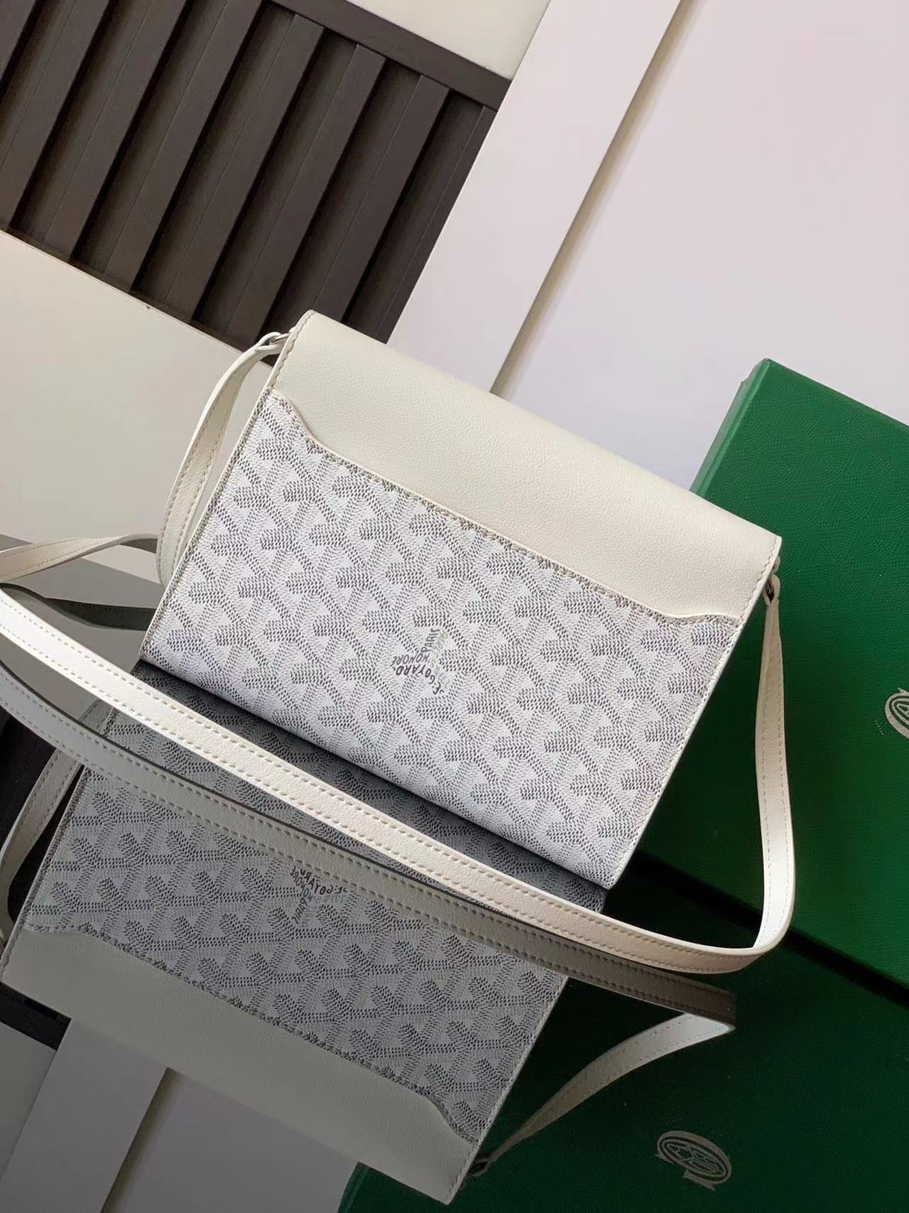 Goyard ゴヤール バッグ