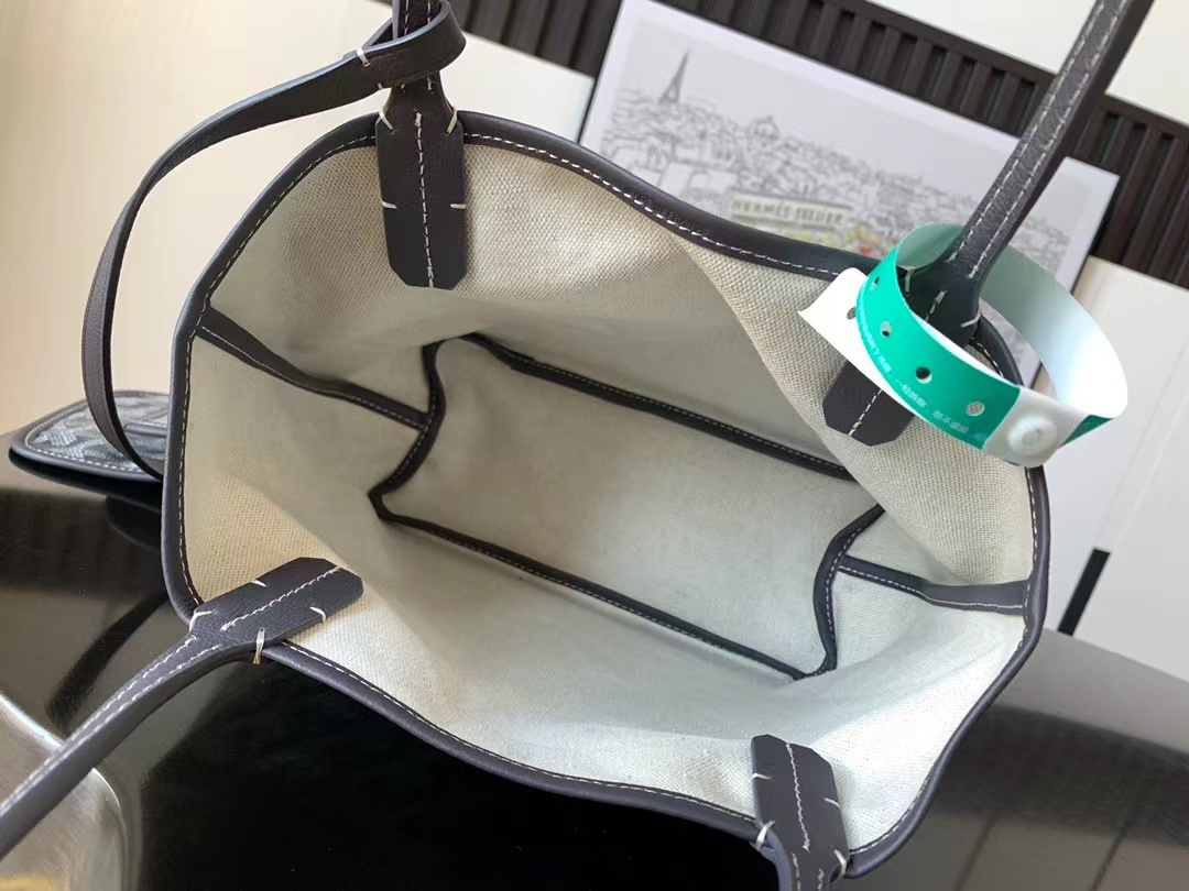 Goyard ゴヤール バッグ