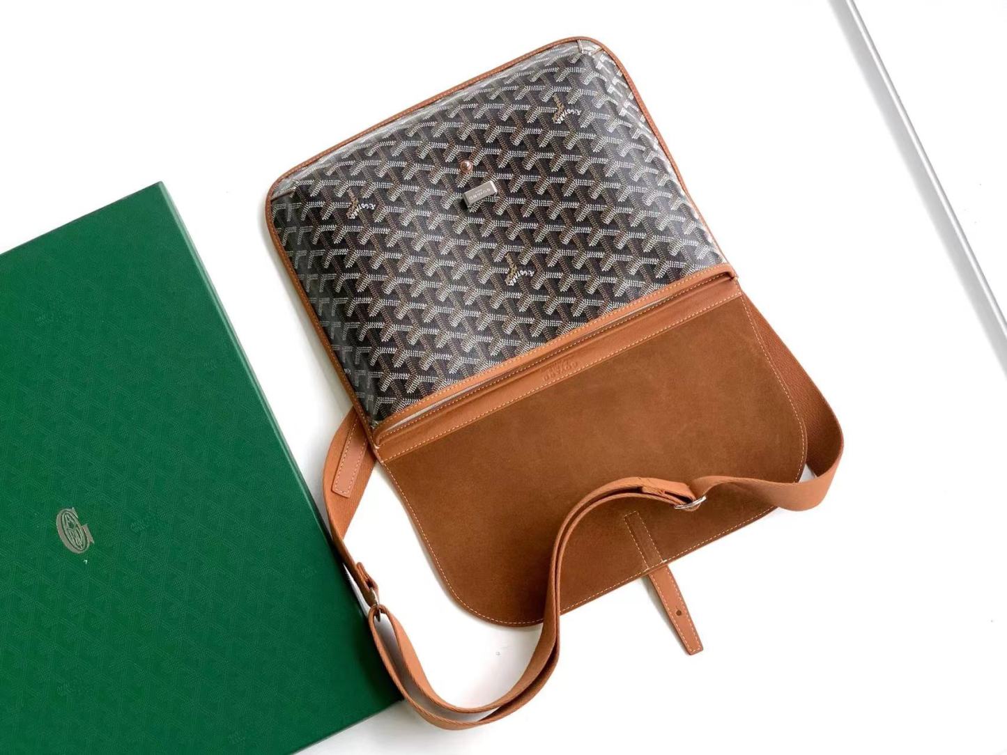 Goyard ゴヤール バッグ