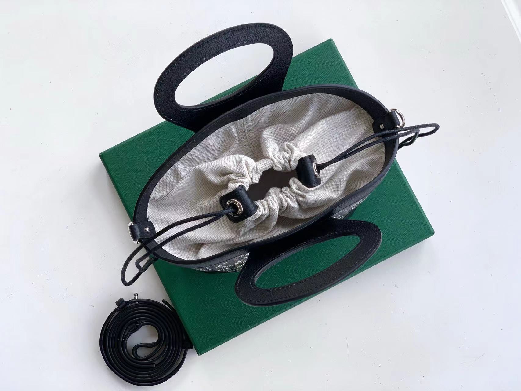 Goyard ゴヤール バッグ